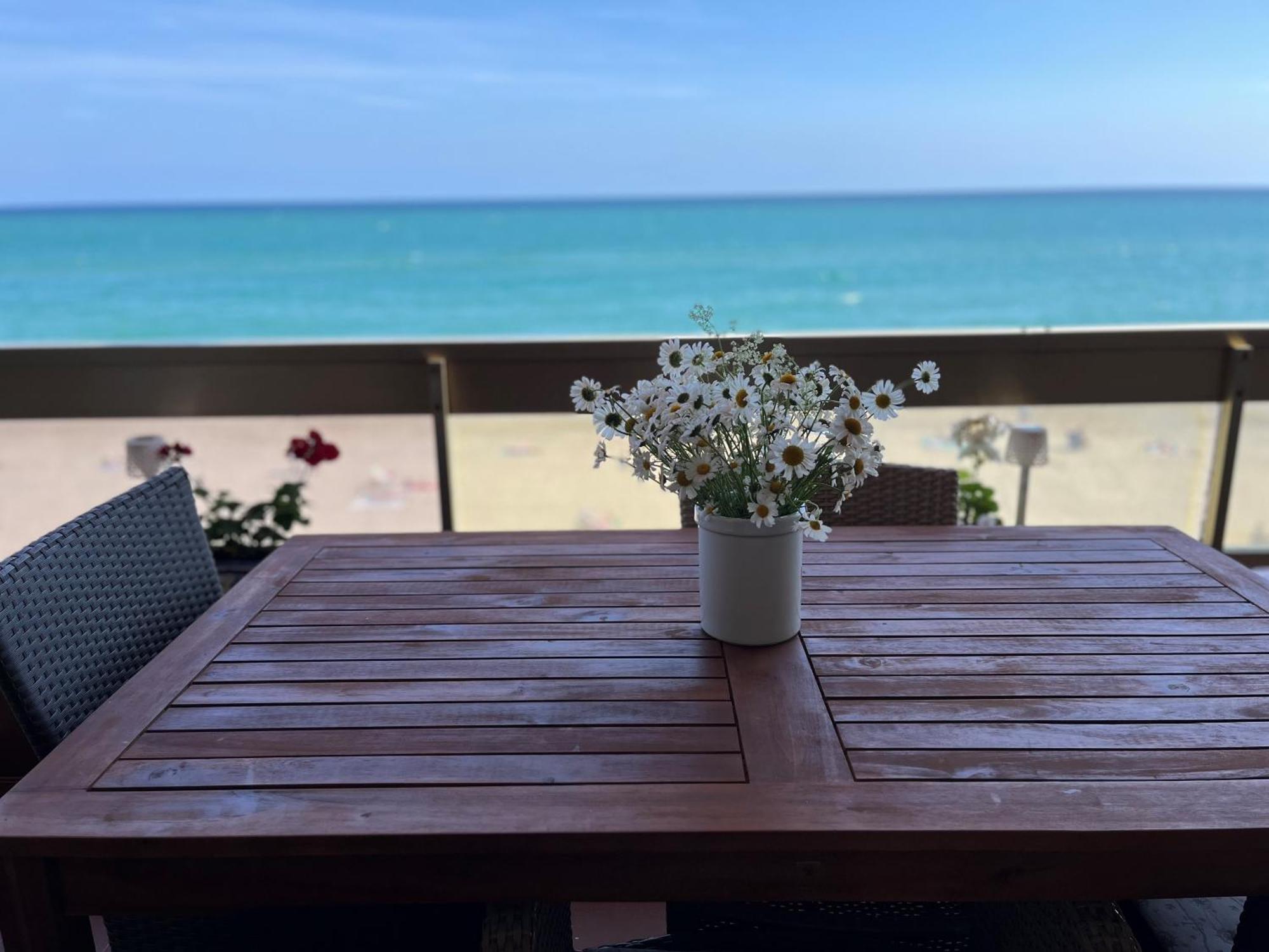 Acogedor Y Amplio Apartamento Familiar A Pie De Playa Calafell Exteriér fotografie