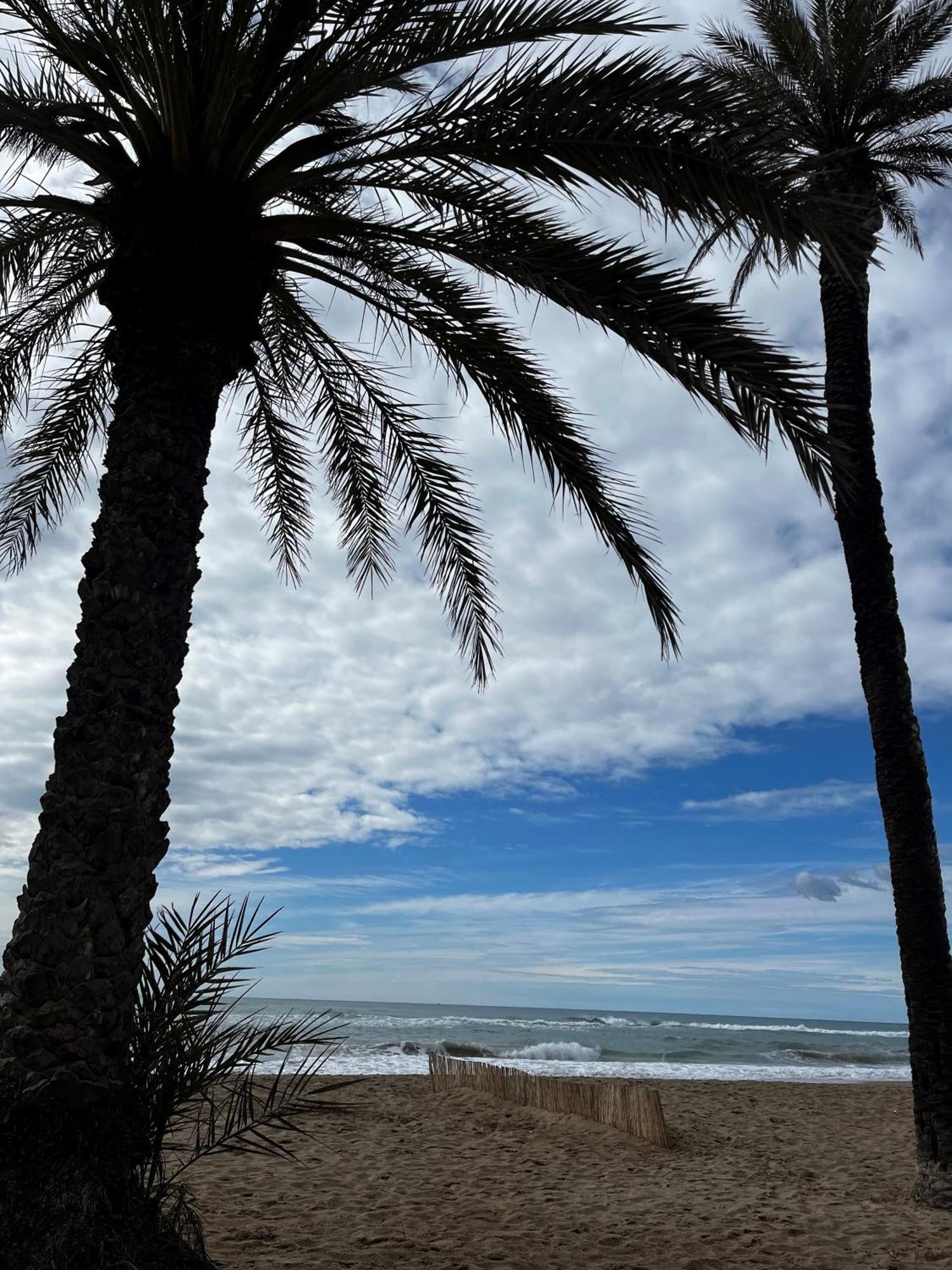 Acogedor Y Amplio Apartamento Familiar A Pie De Playa Calafell Exteriér fotografie