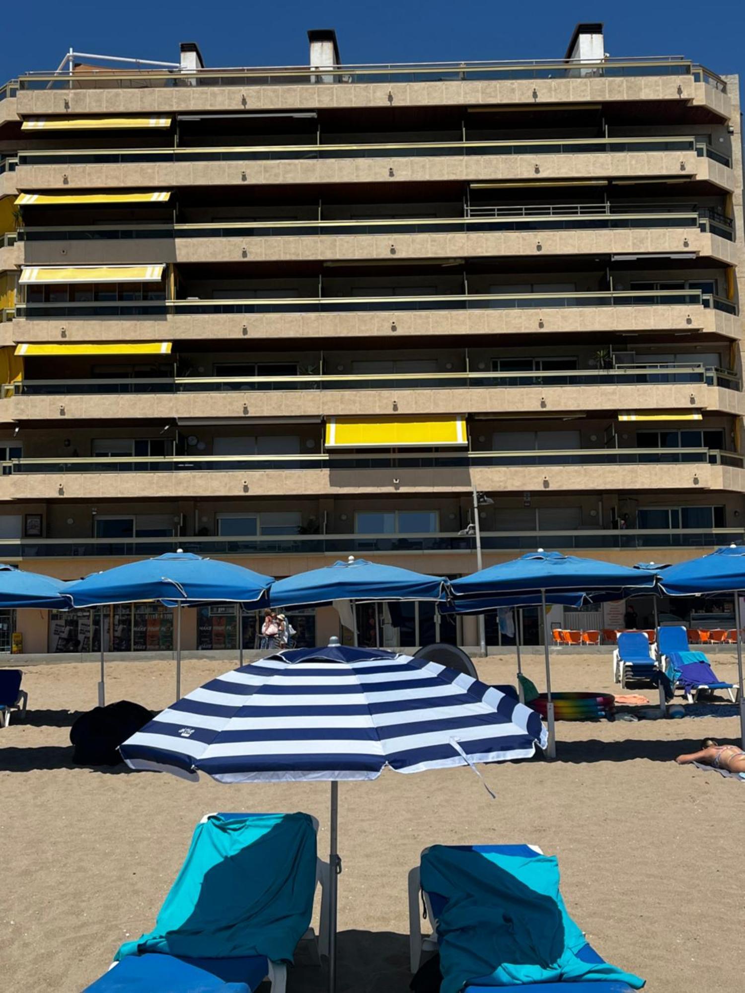 Acogedor Y Amplio Apartamento Familiar A Pie De Playa Calafell Exteriér fotografie